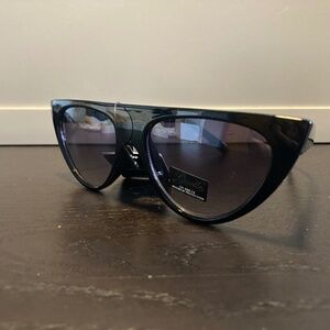 BLACK  GISELLE CAT EYE WOMEN'S SUNGLASSES 22223